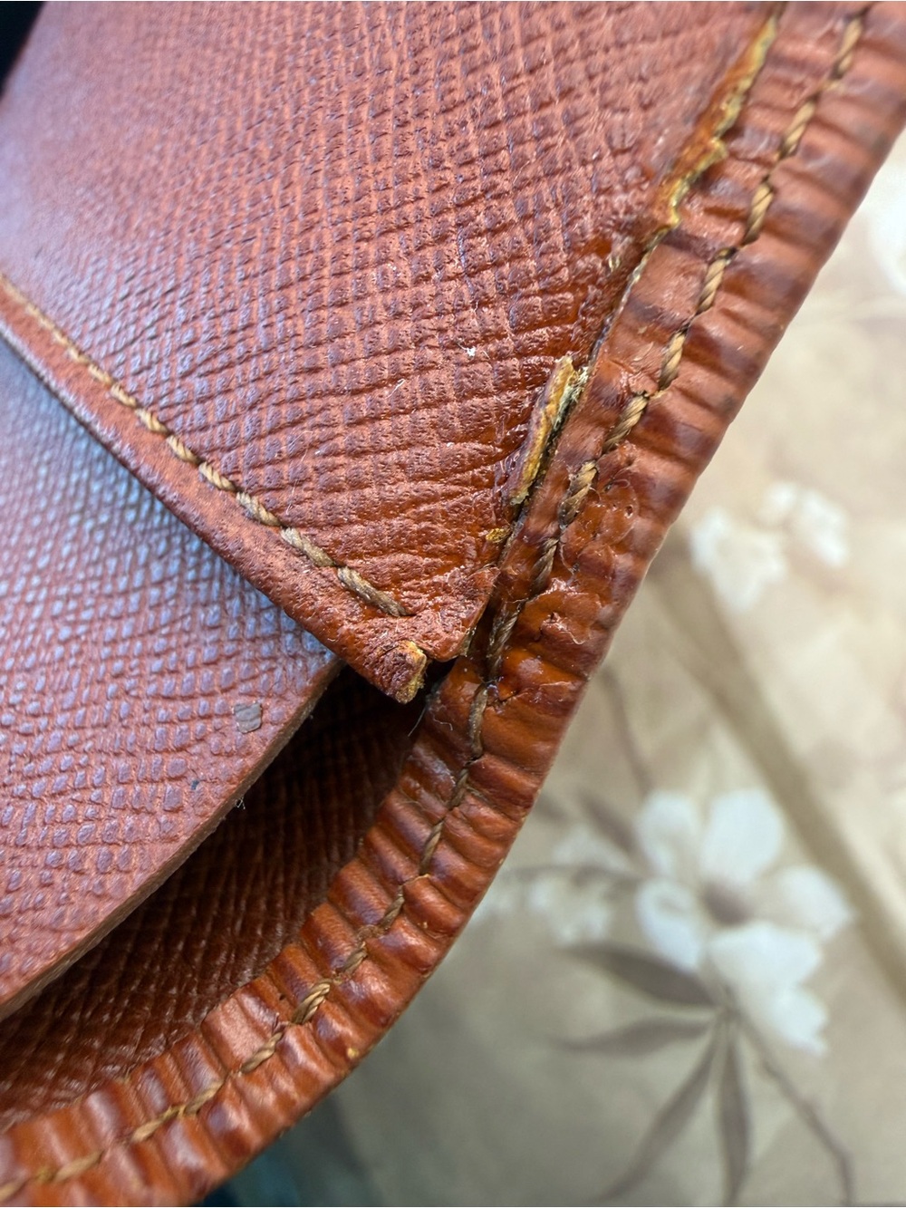 Louis Vuitton EUC Vintage Epi Leather Wallet W/ Box & Ribbon - Picture 12 of 16